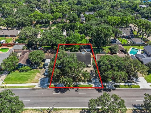 8011 Richmond Avenue, Houston, TX 77063