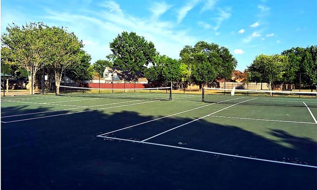 8011 Richmond Avenue, Houston, TX 77063