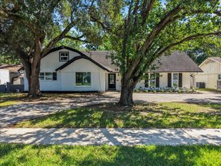 8011 Richmond Avenue, Houston, TX 77063