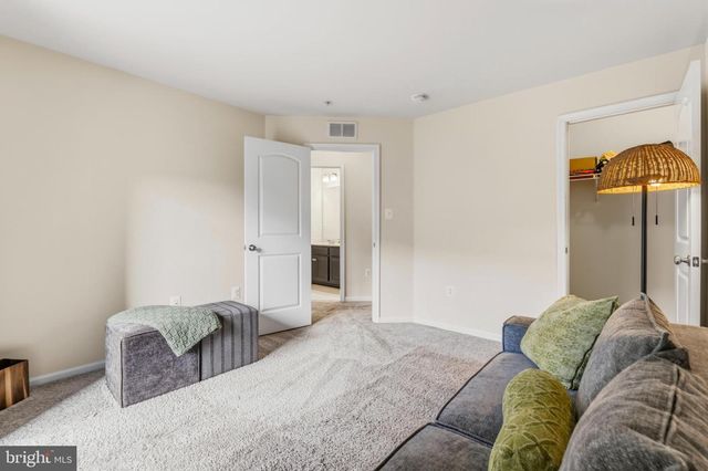 2643 CAMPUS WAY N, Glenarden, MD 20706