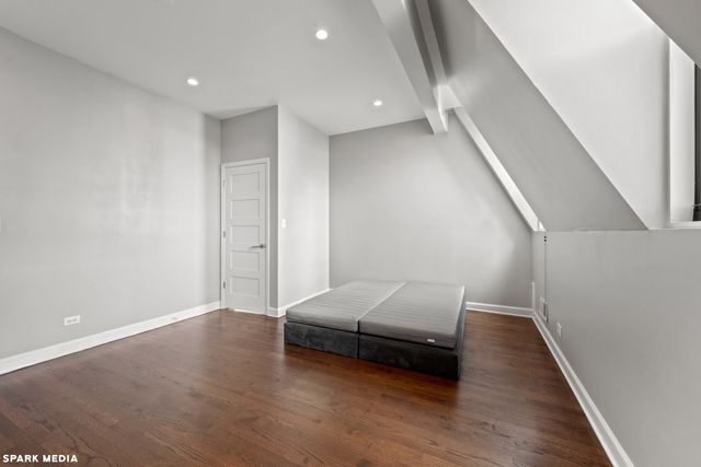 353 W Chicago Avenue 4E, Chicago, IL 60654