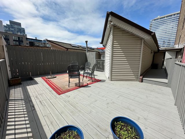 353 W Chicago Avenue 4E, Chicago, IL 60654