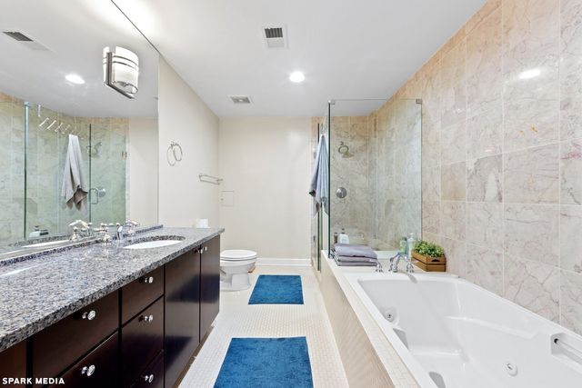 353 W Chicago Avenue 4E, Chicago, IL 60654