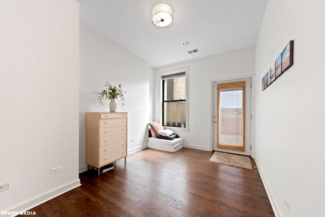 353 W Chicago Avenue 4E, Chicago, IL 60654
