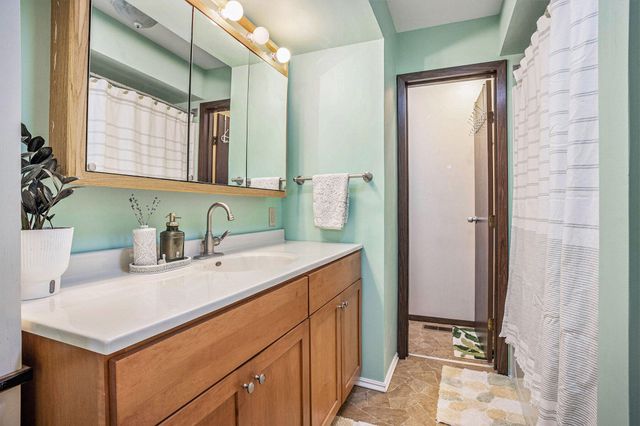 404 Cricket Lane, Michigan City, IN 46360