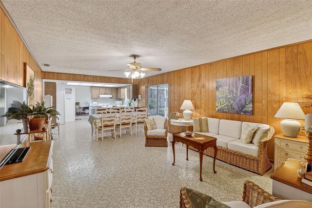 6211 ELM SQUARE W, Lakeland, FL 33813