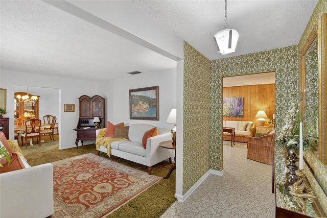 6211 ELM SQUARE W, Lakeland, FL 33813