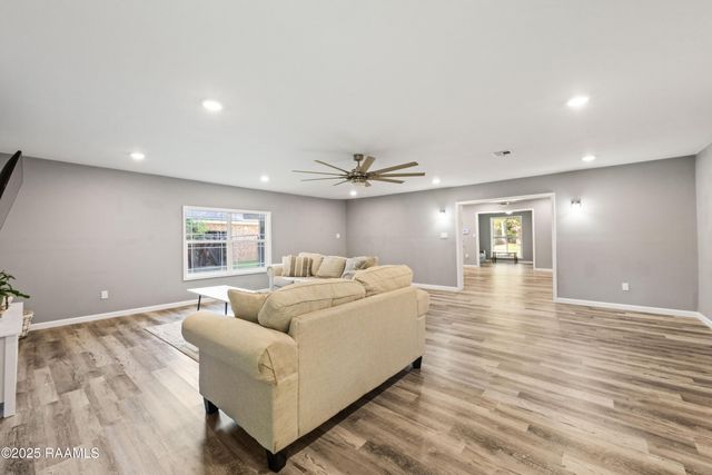 113 Driftwood Drive, Lafayette, LA 70503