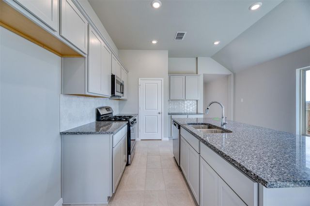 739 Hidden Meadow Street, Bonney, TX 77583