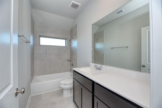 739 Hidden Meadow Street, Bonney, TX 77583