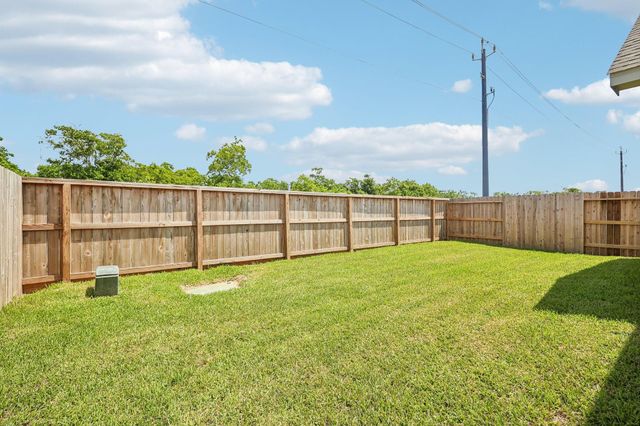 739 Hidden Meadow Street, Bonney, TX 77583