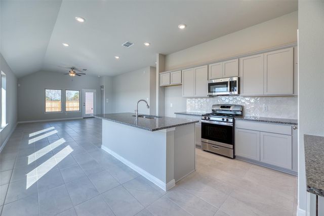 739 Hidden Meadow Street, Bonney, TX 77583