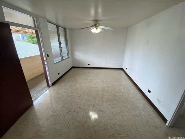 1217 Kamaile Street 303, Honolulu, HI 96814