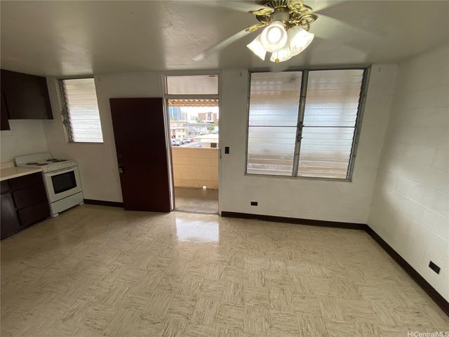 1217 Kamaile Street 303, Honolulu, HI 96814