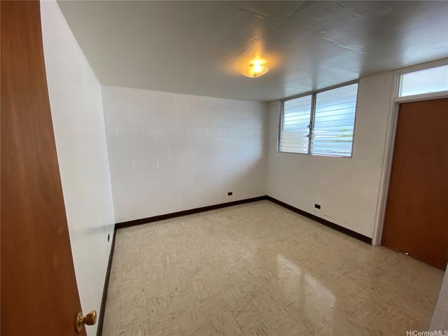 1217 Kamaile Street 303, Honolulu, HI 96814