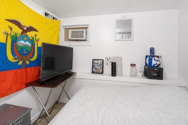 196 S 6Th St, Newark City, NJ 07103