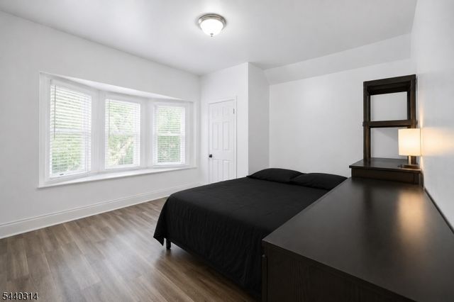 196 S 6Th St, Newark City, NJ 07103