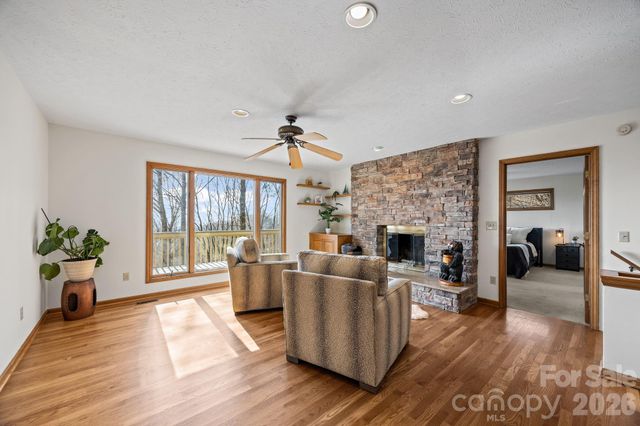 1105 High Vista Drive, Mills River, NC 28759