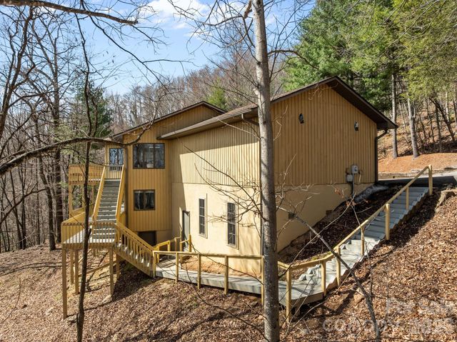 1105 High Vista Drive, Mills River, NC 28759