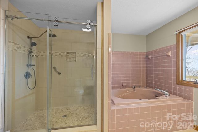 1105 High Vista Drive, Mills River, NC 28759