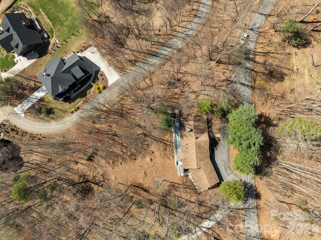 1105 High Vista Drive, Mills River, NC 28759