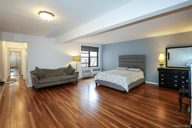 226-26 Union Turnpike 2J, Oakland Gardens, NY 11364