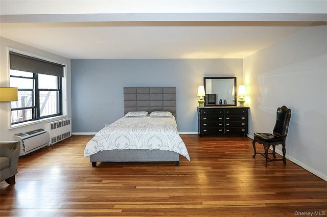 226-26 Union Turnpike 2J, Oakland Gardens, NY 11364