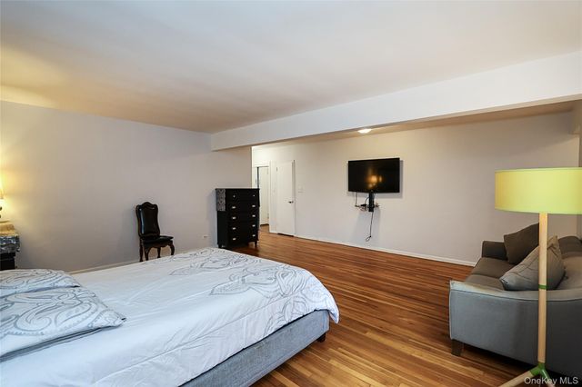 226-26 Union Turnpike 2J, Oakland Gardens, NY 11364