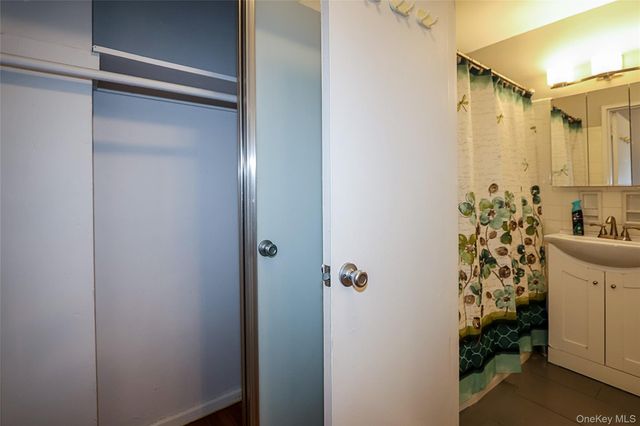 226-26 Union Turnpike 2J, Oakland Gardens, NY 11364