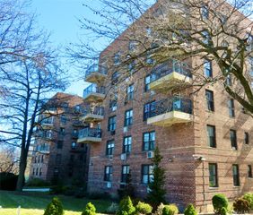 226-26 Union Turnpike 2J, Oakland Gardens, NY 11364