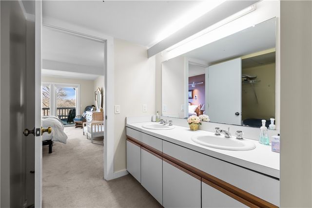 157 Harrison Avenue 15, Newport, RI 02840