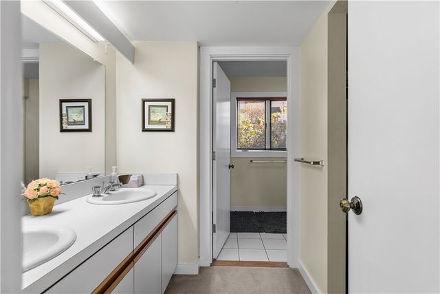 157 Harrison Avenue 15, Newport, RI 02840