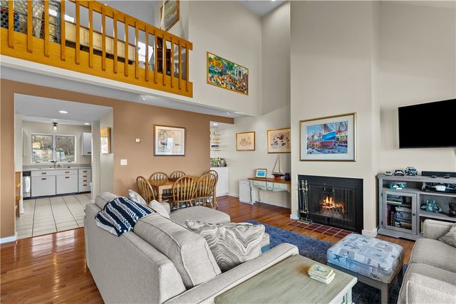 157 Harrison Avenue 15, Newport, RI 02840