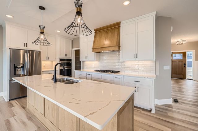 15440 110th Avenue N, Dayton, MN 55369
