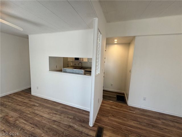 221 West Comstock Boulevard, Pahrump, NV 89048