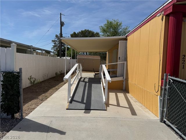 221 West Comstock Boulevard, Pahrump, NV 89048