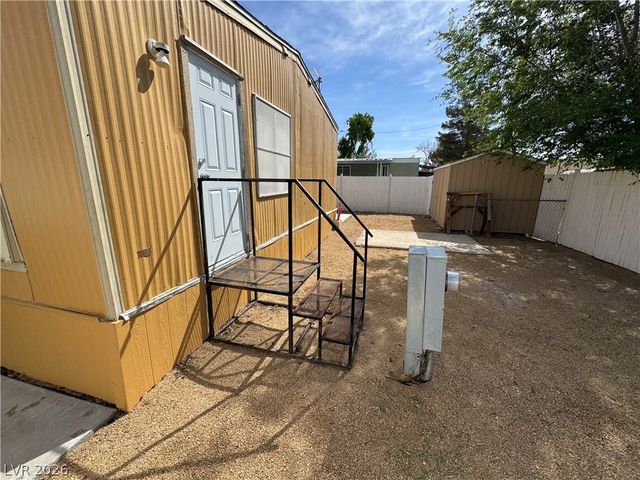 221 West Comstock Boulevard, Pahrump, NV 89048
