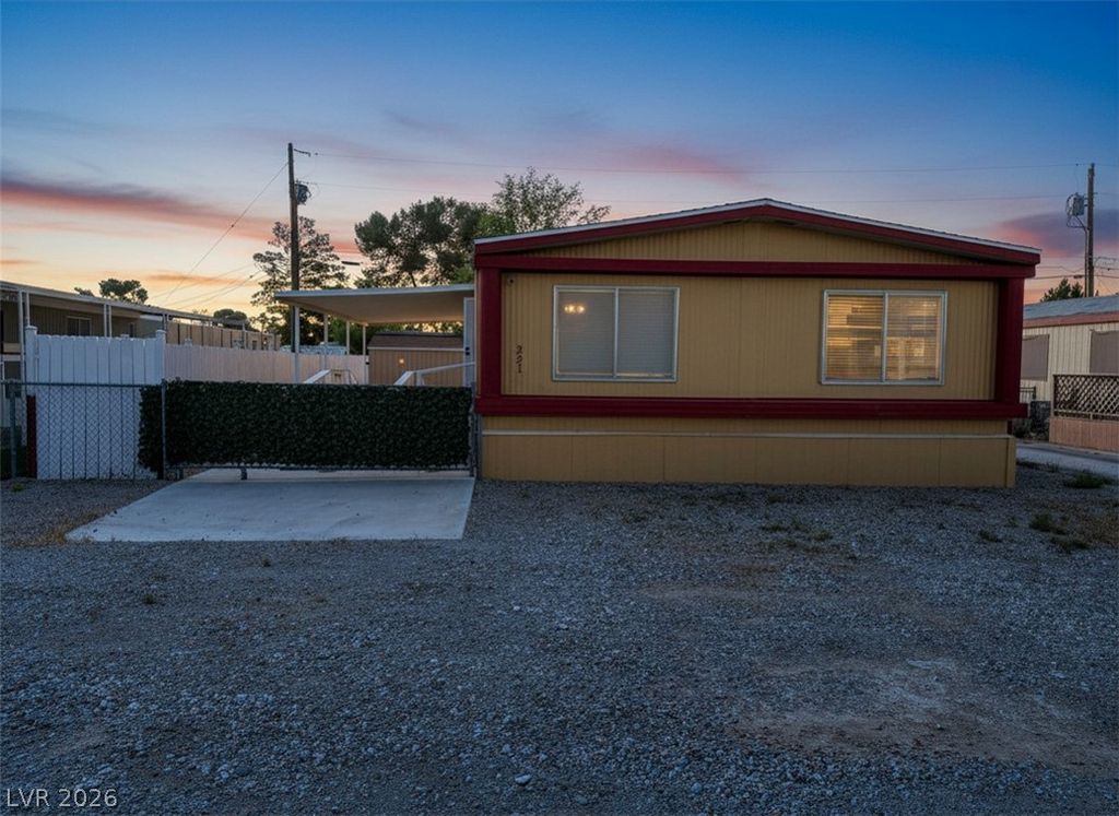 221 West Comstock Boulevard, Pahrump, NV 89048