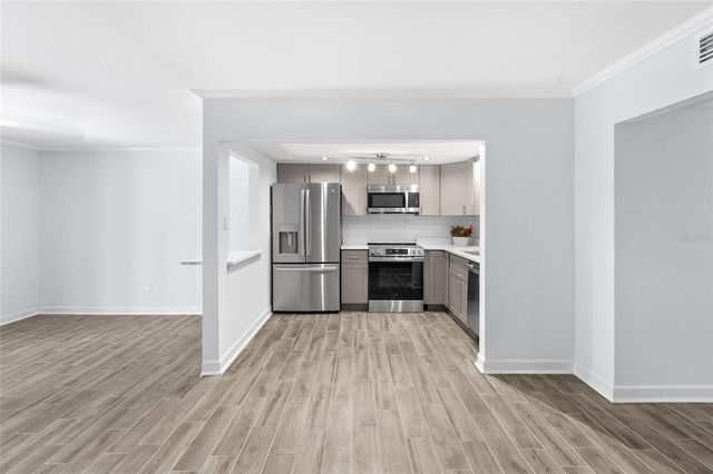 505 PLAZA SEVILLE COURT 9, Treasure Island, FL 33706