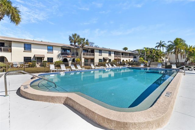 505 PLAZA SEVILLE COURT 9, Treasure Island, FL 33706
