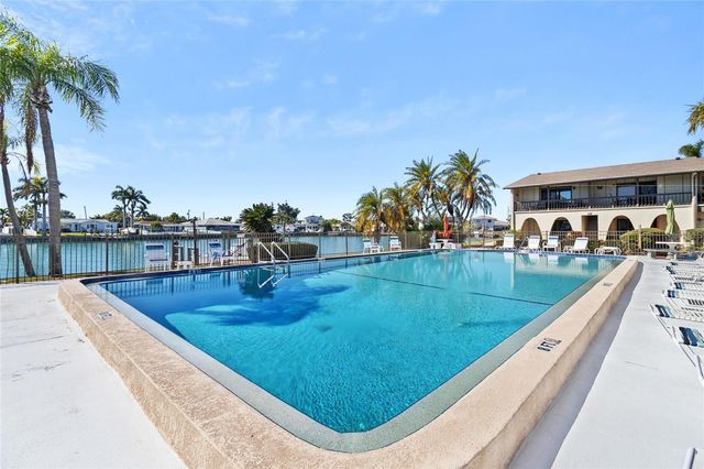 505 PLAZA SEVILLE COURT 9, Treasure Island, FL 33706