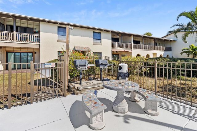 505 PLAZA SEVILLE COURT 9, Treasure Island, FL 33706