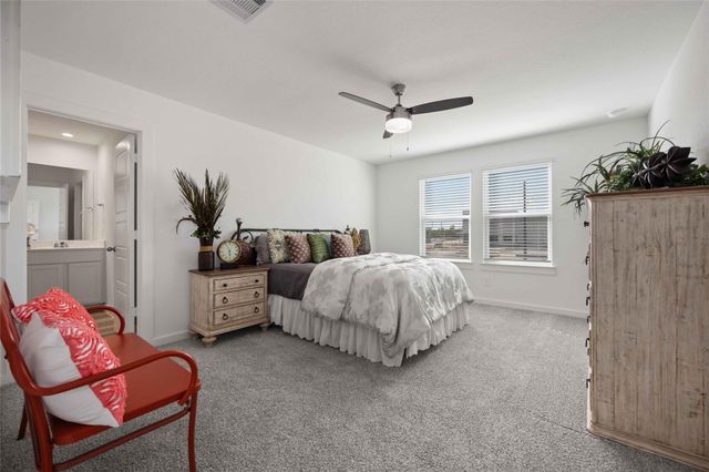 3241 Summercrisp Hollow Lane, Pearland, TX 77581
