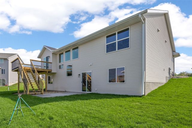 6315 Prairie Rose Circle SW, Cedar Rapids, IA 52404