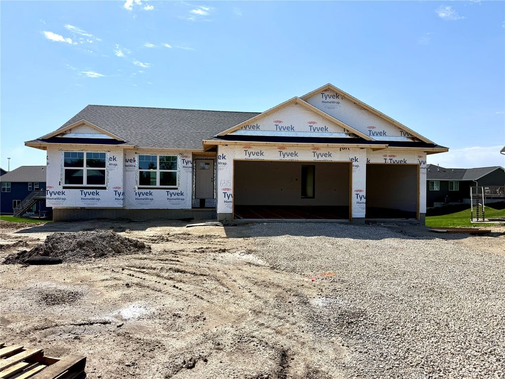 6315 Prairie Rose Circle SW, Cedar Rapids, IA 52404
