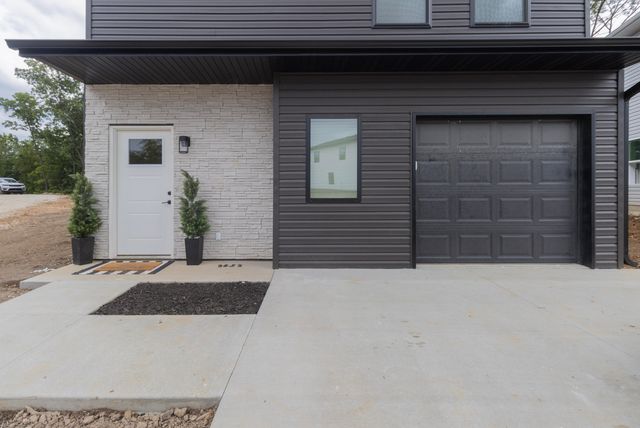 2805 EMERY DR, Columbia, MO 65202