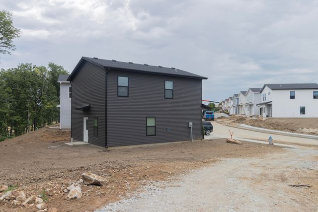 2805 EMERY DR, Columbia, MO 65202