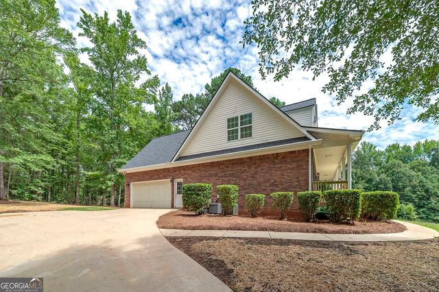 949 Amelia Road, Locust Grove, GA 30248