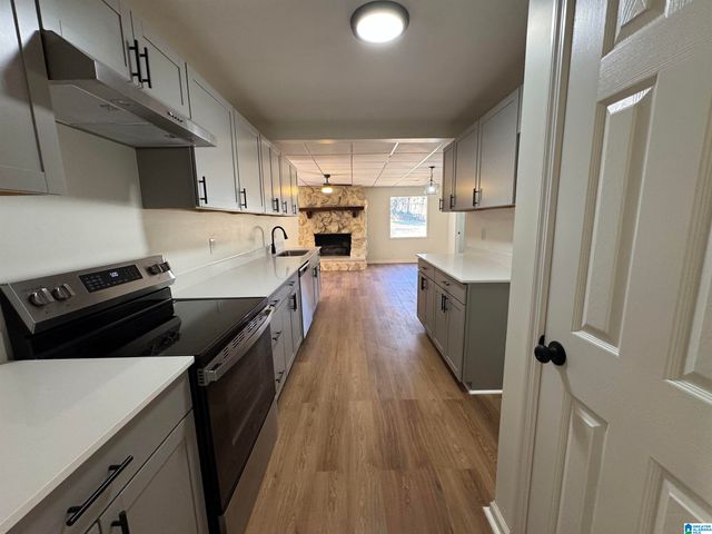 1416 29TH AVENUE N, Hueytown, AL 35023