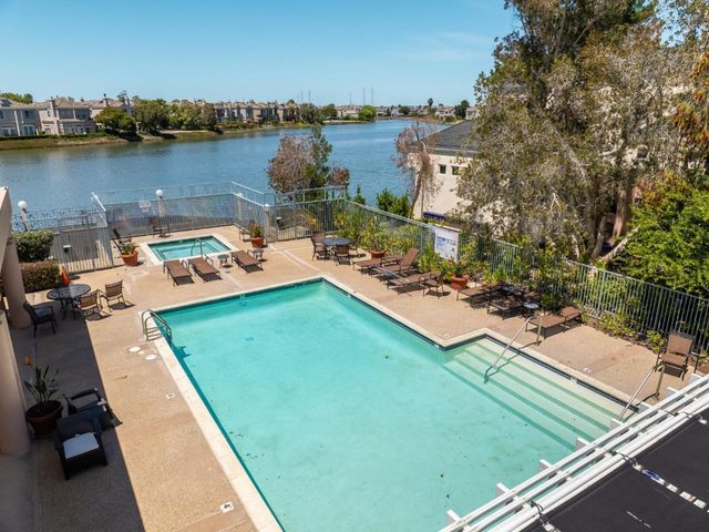 852 Lakeshore Drive, Redwood City, CA 94065